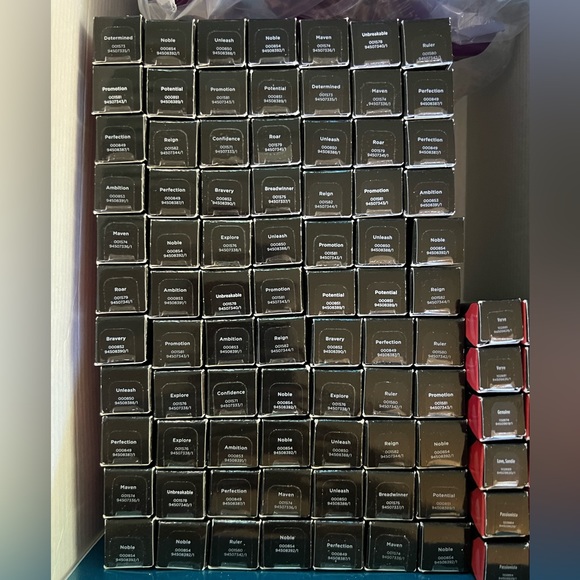 $125 - NIB UNLEASH Powerlips Fluid - Picture 11 of 16